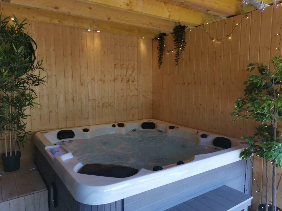 Domaine Lvd Avec Spa, Bois Et Riviere Privee La Bloutiere エクステリア 写真